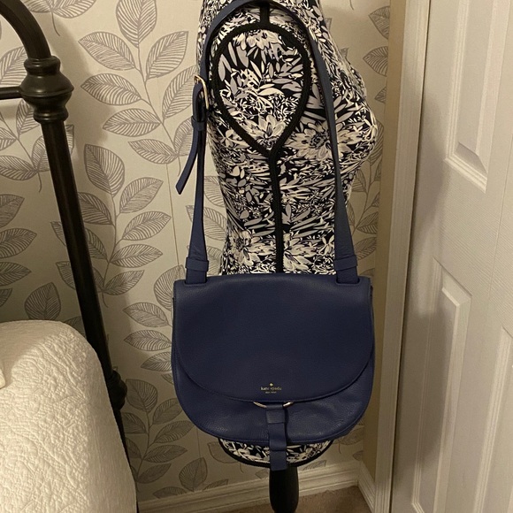 kate spade Handbags - Kate Spade New York Clarke Street Anika leather shoulder bag in navy blue